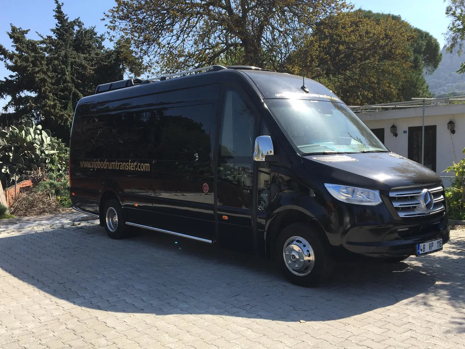 Gümüşlük Minibüs Kiralama